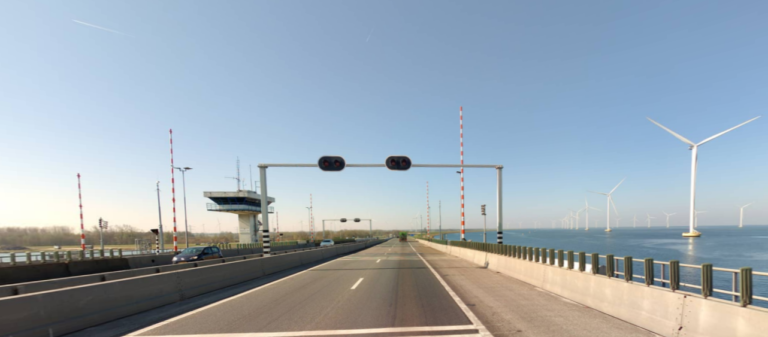 De bruglichten op de Algerabrug.